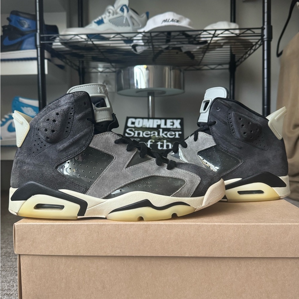 Jordan 6 Retro Black/Grey Sneakers